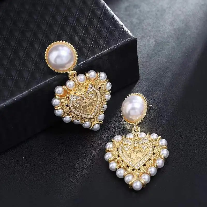 Vintage Baroque Pearl Earring - Freydis